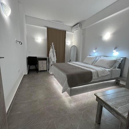Petit Homme By Andreas Apartment Perissa  Exterior foto