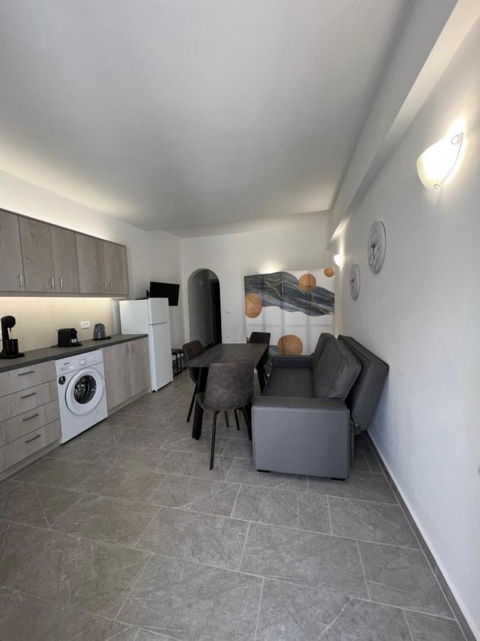 Petit Homme By Andreas Apartment Perissa  Exterior foto